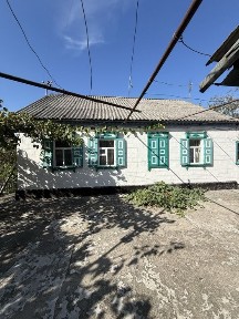 Продам будинок на червоній лінії у Таромському