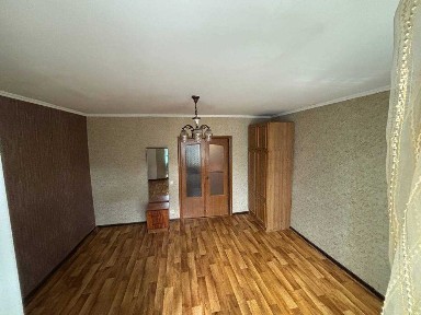 Продам 2-х кімнатну кв-ру в центрі міста, вул. Мстиславська, 9/9 цегла. 53 м. кв.