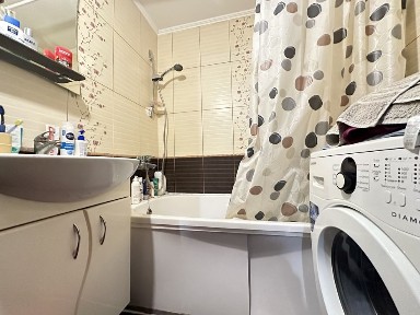 Продам 2х кімн кв вул. Льотна.