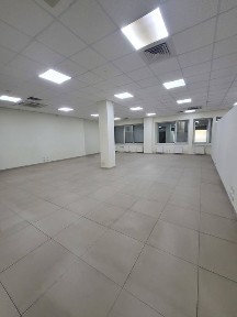 Оренда приміщення: офіс 370м2, до метро 6 хвилин