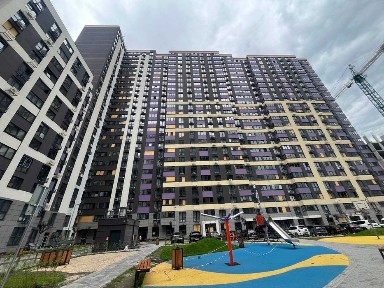 ОРЕНДА. ФАСАД. 85.4 м² у прохідному місці ЖК OKLAND (Будинок 2).