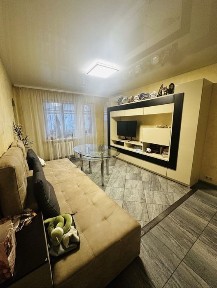 Продаж 4-к квартири 104 м² з ремонтом та меблями