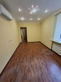 Продаж 2к. квартирі на Прорезній 13