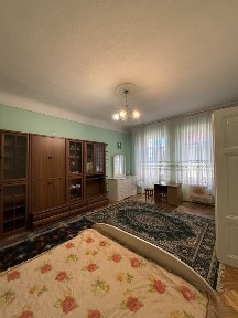 1км квартира в центрі міста.