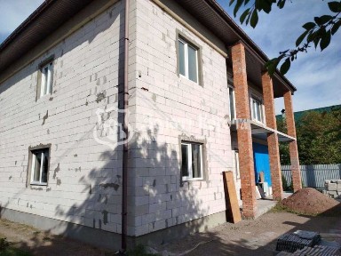 Будинок, 2 пов. Під ремонт. с. Погреби, Броварський район