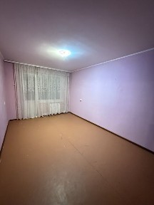 1 кімнатна квартира на Свердловському масиві.