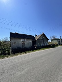 Продається будинок під капремонт в селищі Букачівці. Центр