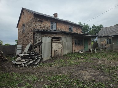Продаж будинку з документами 30 км від Львова