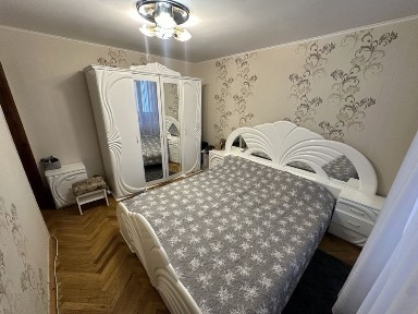 Квартира 3к-кімнатну відродження три кімнати
