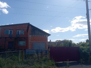 Продам Чудовий Будинок біля озера