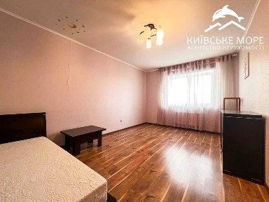 Київ, Воскресенська вул., 12А
