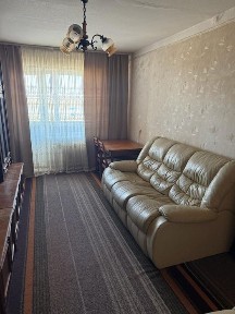 Продається 3х кімнатна квартира в центрі селища Іванків, Вишгородського району.