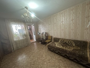 Продам 2-кімнатну квартиру, вул. Морозова