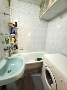 Продається 3 кімнатна квартира в Центрально - міському районі.