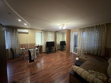 Продаж 2к. квартири на пр. О.Поля.
