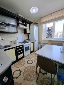 Продам 2к. квартиру с ремонтом в кирпичном доме на жм Северный