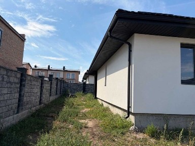 Продам сучасний будинок з ділянкою 5 сотих в районі вулиці Кулика та Гудачека