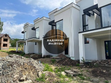 Таунхаус із власною криницею та терасою 60 м²