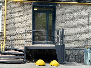 Фасадне нежитлове приміщення окремим входом, Кловський узвіз 11, від власника