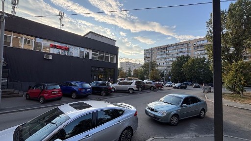 Здам фасадне приміщення 56 кв. м. біля Сільпо (Якуба Коласа 12)