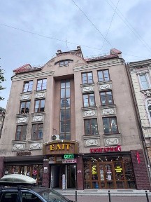 Здається в оренду комерційне приміщення на вул. Дністровська 2 поверх.