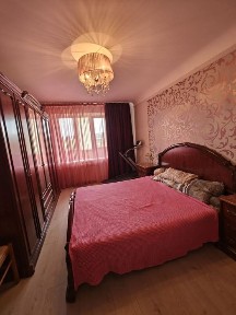 Сдам 2 кв Центр метро Киевская 13500 гр. Военных берём.