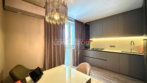 Продаж сучасної 3-кімнатної квартири 76 м² з ремонтом та автономією - м. Боярка
