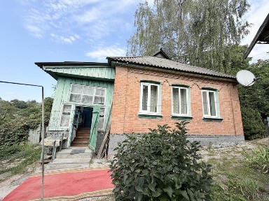 Продаж цегляного будинку по вул. Зелена