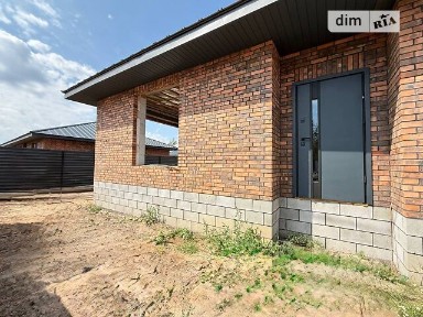 Продаж 1 поверхового таунхауса з ділянкою на 3 сотки, 85 кв. м, 3 кімнати, на вул. Успішна • ID 34782797