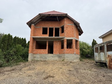 Продаж будинку в престижній локації Барвінка - мкрн. “Лазький берег”