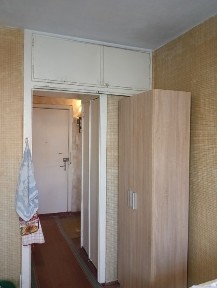 Продаю 3-х комнатную квартиру Мира 23-а с балконом 6/9 р-н площадь Победы.
