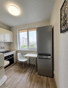 Продам 2 к. квартиру 10 хвилин до метро Перемога