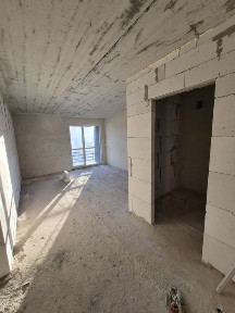 Однокімнатна простора квартира в готовому будинку (46 м²)