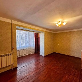 Продається 3 кімнатна квартира