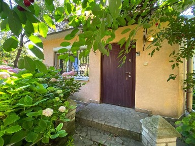 Простора квартира в центрі міста по вул. Добрянського