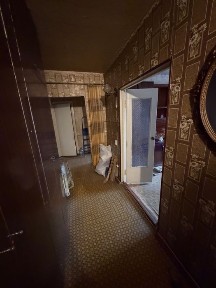 Продаєтся 3 кімнатна квартира на Карачунах біля ДКА