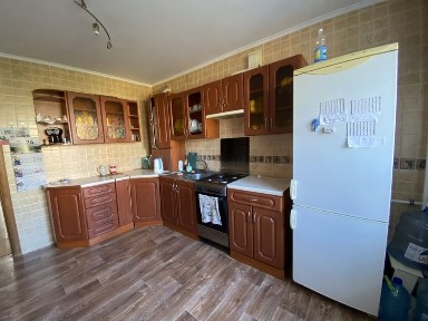 Здається простора 2-кімнатна квартира, 75 м²