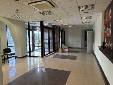 Офис (1,2эт) 900м с бомбоубежищем и парковкой (школа, мед центр)