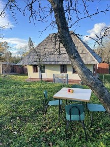 Продаж зем. ділянки в Карпатах з будинком і госп. добудовами (1,0462 га )