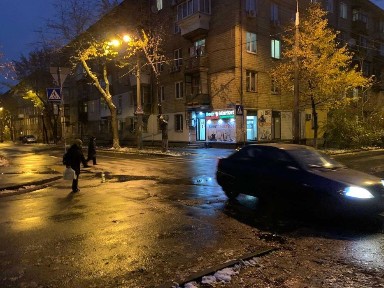 Оренда приміщення 54кв окремий вхід, н/ф 1 поверх вул. Світличного 2