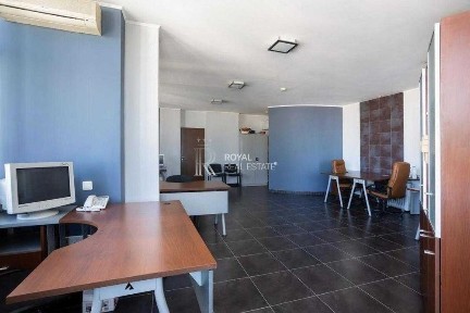 Продаж Просторого Офісу 127 м² вул. Микільсько-Слобідська Київ Лівобережна метро Дніпровський район