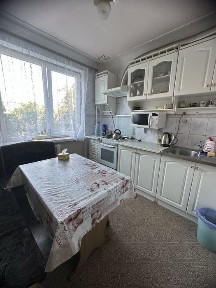 Простора квартира на Квітучій