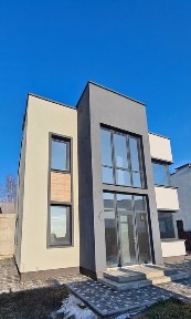 Продам дом 145 кв. м.+ тераса. Парковка на 2 авто 6 соток.