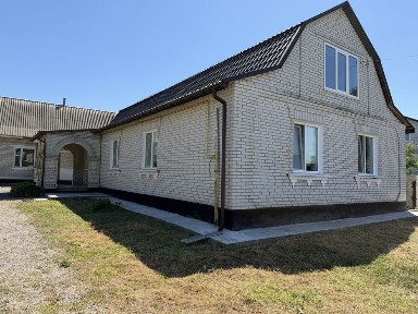 Продам будинок 103 м2 з білої цегли в м. Миронівка