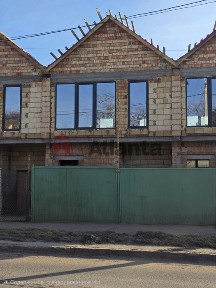 В продаже современный таунхаус в районе 411 Батареи рассрочка