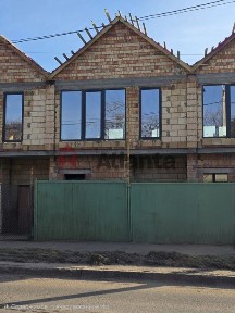 В продаже современный таунхаус в районе 411 Батареи рассрочка