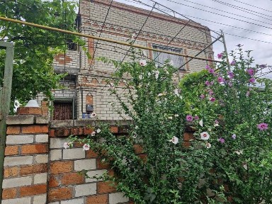 Дом с видом на Хаджибейский лиман, с большим участком +подвал и гараж.