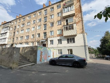 Велика квартира на Посьолку під ремонт! Продаж по сертифікату