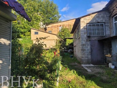 Продаж будинку під реконструкцію в центрі міста
