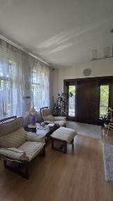 Продаж будинку в парковій зоні